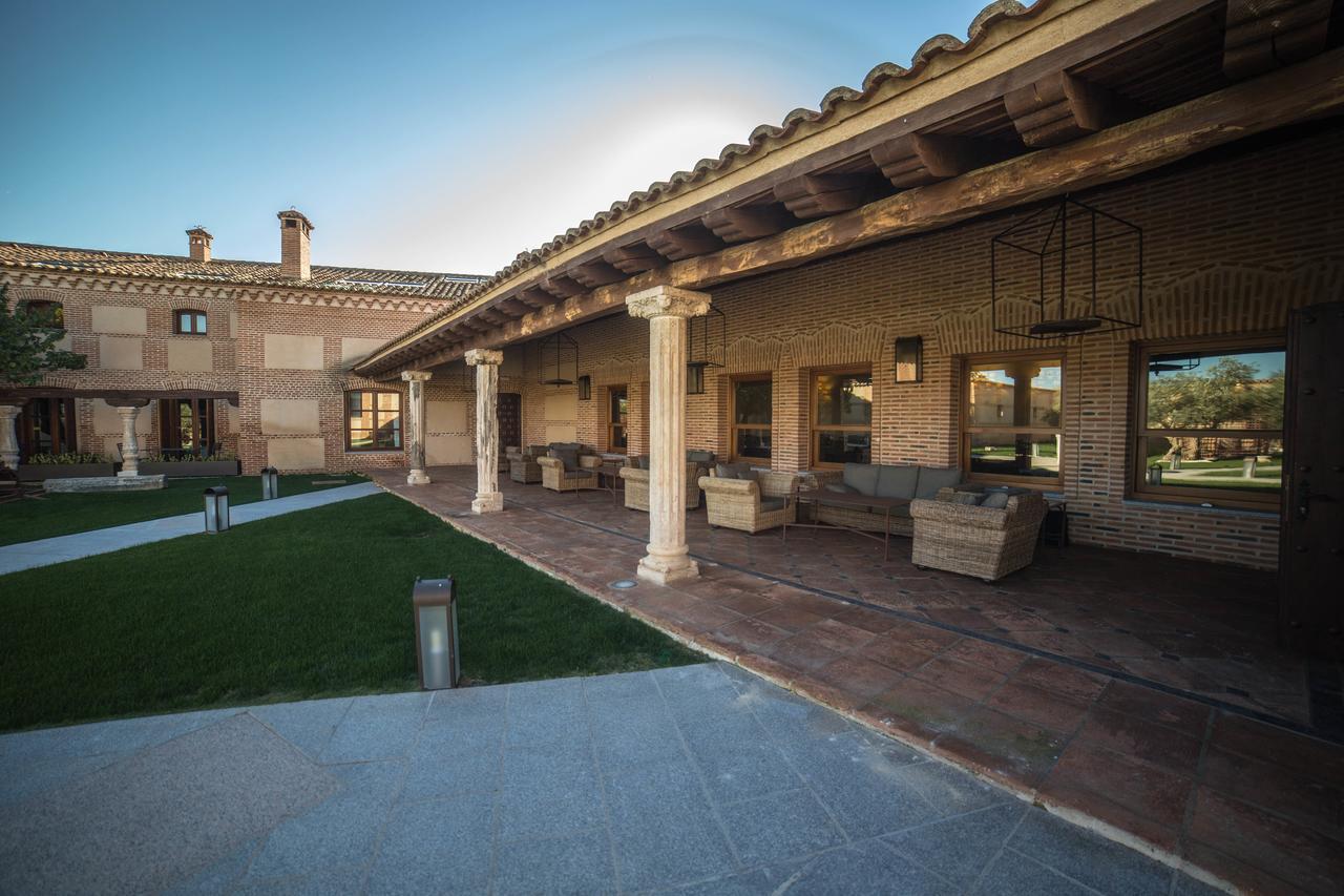 Posada Isabel De Castilla Madrigal de las Altas Torres Luaran gambar